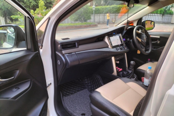 innova-crysta-car-rental