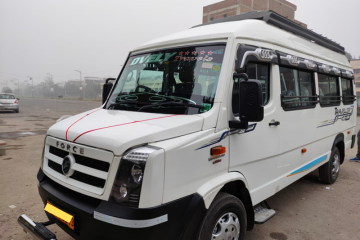 17 Seater tempoo traveller in amritsar